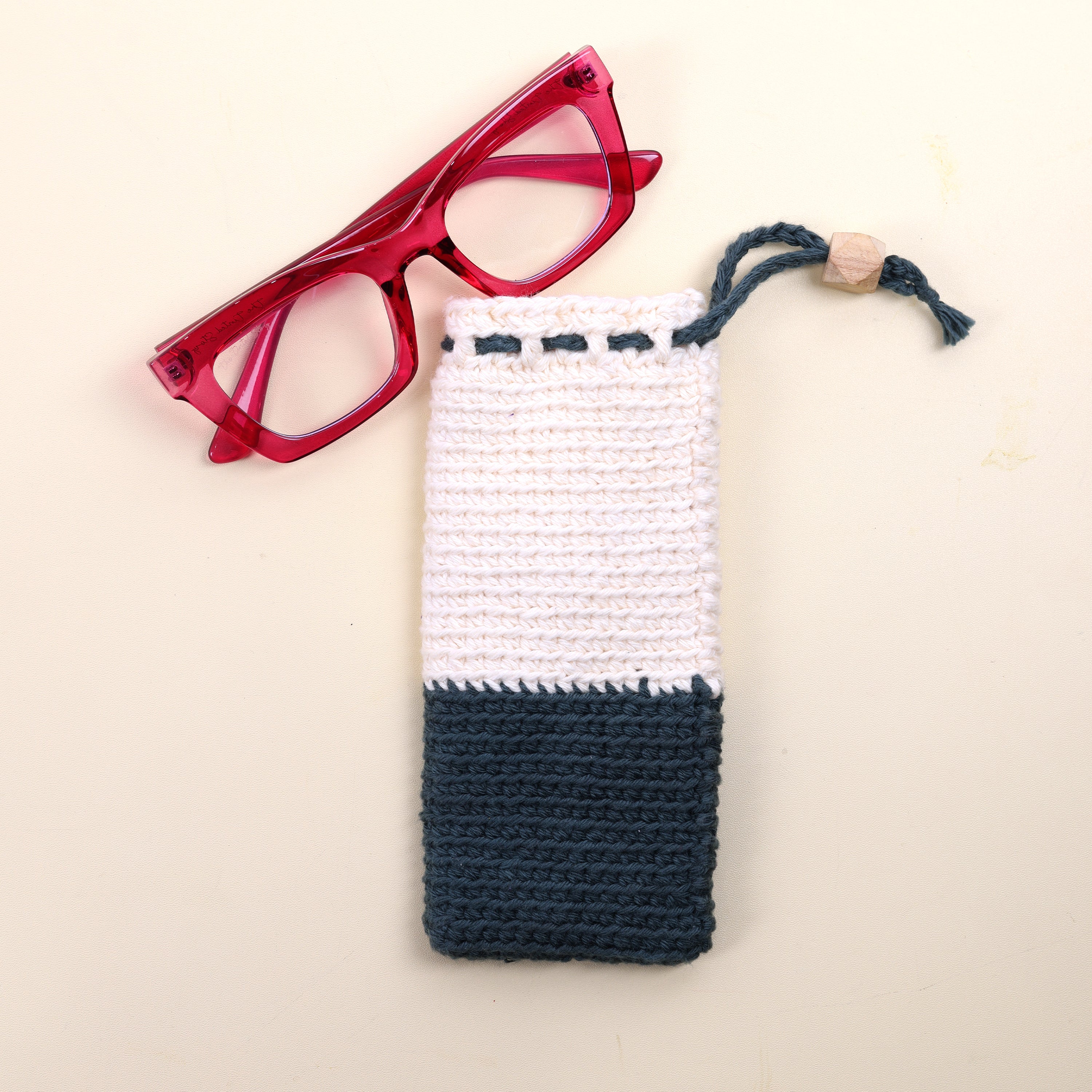 Crochet Eyewear Case (Biege)